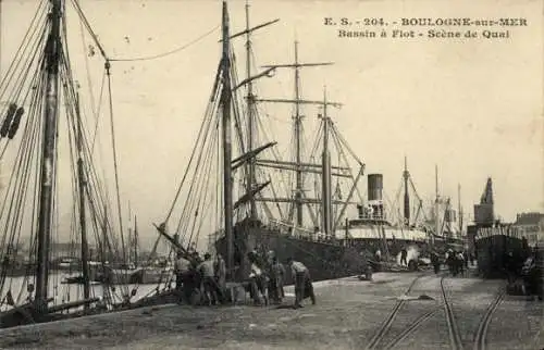 Ak Boulogne sur Mer Pas de Calais, Bassin a Flot, Scene de Quai, Segelschiffe, Dampfer