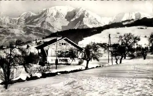 Ak Combloux Haute Savoie, Vue sur la Chaine du Mont Blanc, Chalet