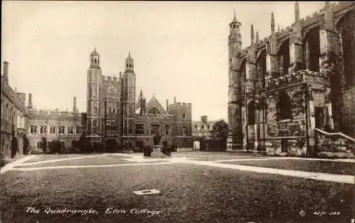 Ak Eton College Berkshire England, Innenhof