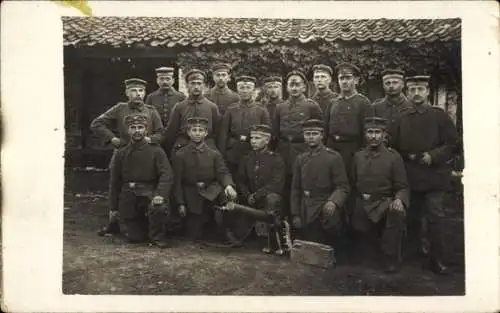 Foto Ak Deutsche Soldaten in Uniformen, MG-Trupp