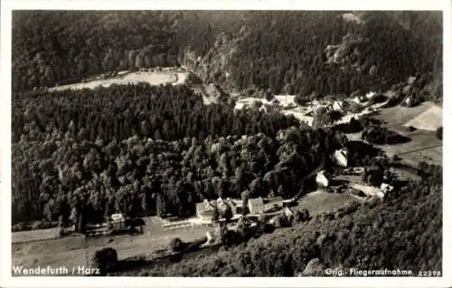 Ak Wendefurth Thale im Harz, Fliegeraufnahme, Ort, Wald