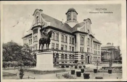 Ak Bytom Beuthen Oberschlesien, Kaiserplatz, Realschule, Denkmal