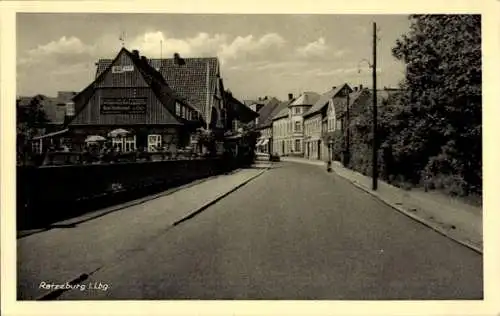 Ak Ratzeburg im Herzogtum Lauenburg, Straßenpartie, Hotel, Gaststätte Neues Fährhaus