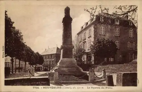 Ak Neuvéglise Cantal, Le Square du Poilu