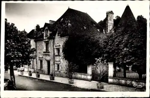 Ak Saignes Cantal, Maison du XII siecle