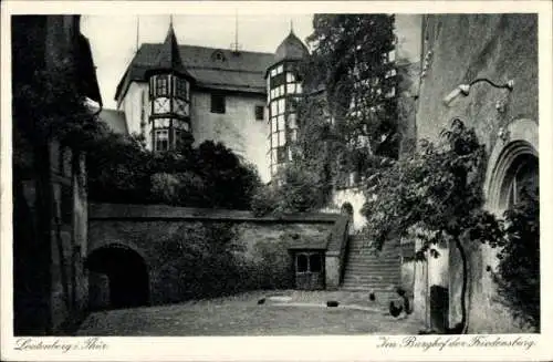 Ak Leutenberg in Thüringen, Burghof der Friedensburg