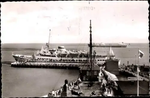 Ak Cuxhaven in Niedersachsen, Seebäderschiff Bunte Kuh an der Alten Liebe