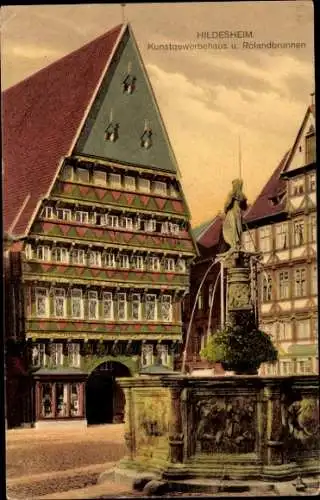 Ak Hildesheim in Niedersachsen, Kunstgewerbehaus, Rolandbrunnen