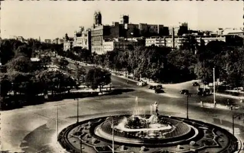 Ak Madrid Spanien, Teilansicht und Neptunbrunnen