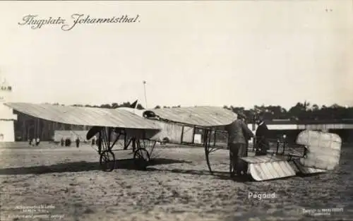 Ak Berlin Treptow Johannisthal, Partie am Flugplatz, Flugzeug, Sanke, Adolphe Pégoud