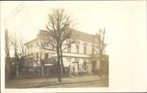 Foto Ak Dresden Plauen ?, Straßenpartie, Villa