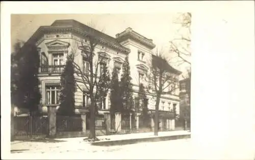 Foto Ak Dresden Plauen ?, Straßenpartie, Villa