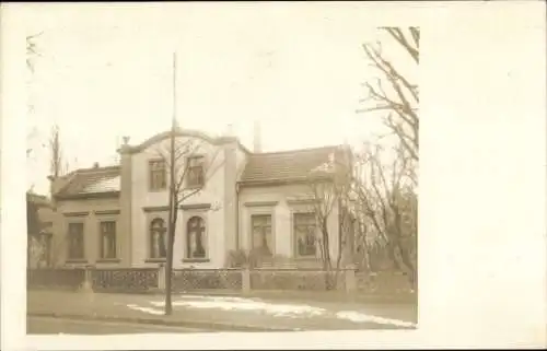 Foto Ak Dresden Plauen ?, Straßenpartie, Wohnhaus