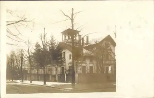 Foto Ak Dresden Plauen ?, Straßenpartie, Wohnhaus