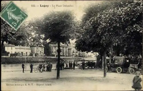 Ak Lagny Seine et Marne, Place Delambre