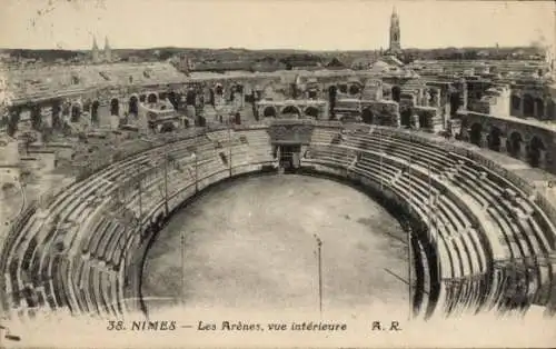 Ak Nîmes Gard, Les Arenes, vue interieure