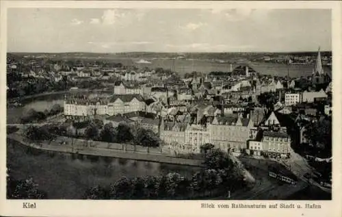 Ak Kiel Schleswig Holstein, Blick vom Rathausturm auf Stadt und Hafen