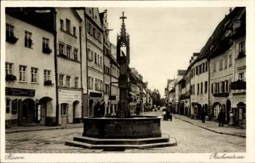 Ak Füssen im Allgäu, Reichenstraße, Brunnen