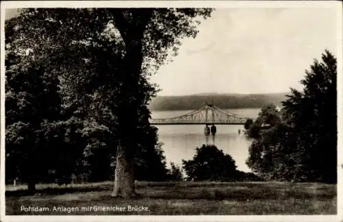 Ak Potsdam, Uferanlagen, Glienicker Brücke