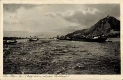 Ak Königswinter am Rhein, Rhein mit dem Drachenfels, Schiffe