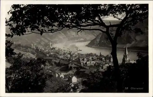 Ak Oberwesel, Blick vom Berg auf die Stadt und den Rhein