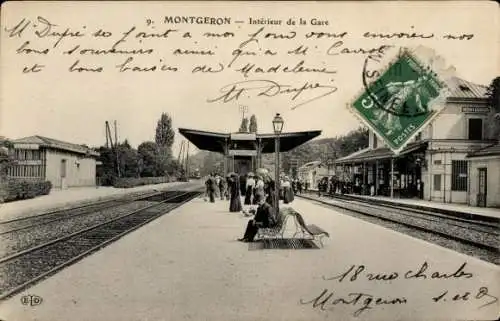 Ak Montgeron Essonne, Bahnhof, Gleisansicht