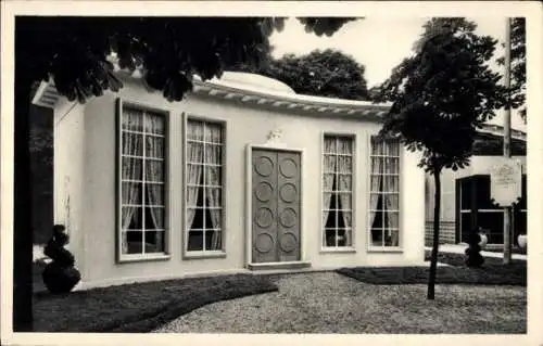 Ak Paris, Internationale Ausstellung 1937, Das Haus einer französischen Familie