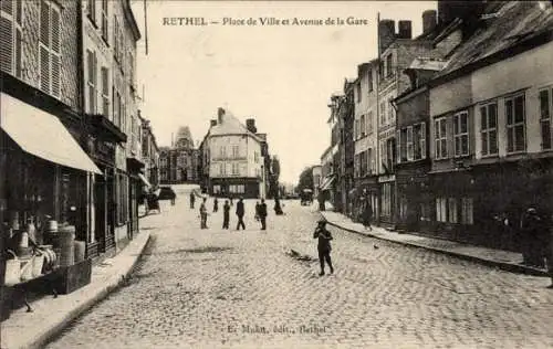 Ak Rethel Ardennes, Place de Ville, Avenue de la Gare