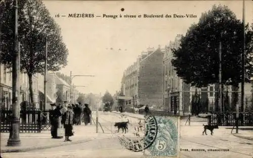 Ak Mézières Ardennes, Bahnübergang, Boulevard des Deux-Villes