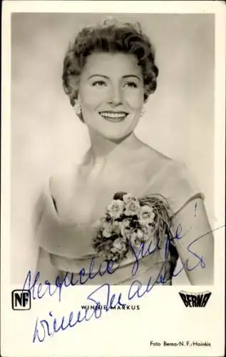 Ak Schauspielerin Winnie Markus, Portrait, Blumen, die Sonne von St. Moritz, Autogramm