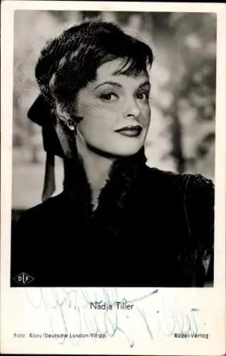 Ak Schauspielerin Nadja Tiller, Portrait, Film Die Barrings, Autogramm