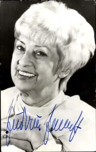 Ak Schauspielerin Gudrun Genest, Portrait, Autogramm