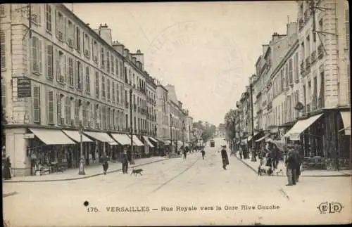 Ak Versailles Yvelines, Rue Royale in Richtung Gare Rive Gauche