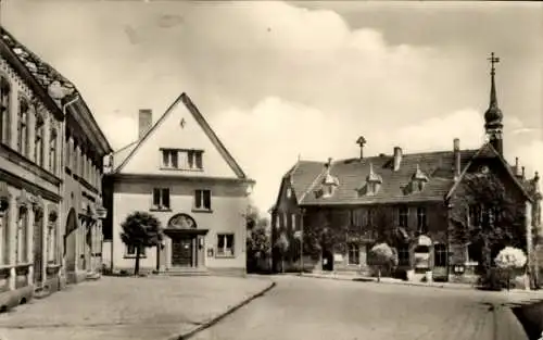 Ak Hecklingen in Anhalt, Rathaus, Sparkasse