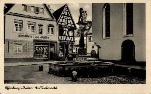 Ak Offenburg in Baden Schwarzwald, Am Fischmarkt, Brunnen, Fachwerk, Konditorei