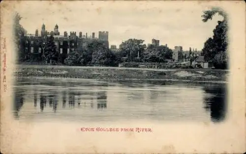 Ak Eton College Berkshire England, Blick auf das College vom Fluss aus