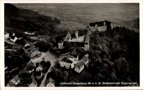 Ak Heiligenberg im Bodenseekreis Baden, Schloss Heiligenberg, Fliegeraufnahme