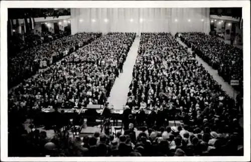 Foto Ak Berlin, Saal, Kongress, Versammlung