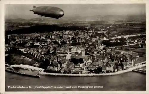 Ak Friedrichshafen am Bodensee, LZ 127 Graf Zeppelin, Fliegeraufnahme