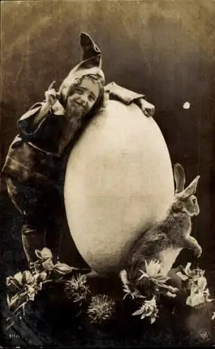 Ak Glückwunsch Ostern, Zwerg mit Ei und Hase