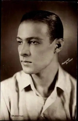 Ak Schauspieler Rudolph Valentino, Portrait