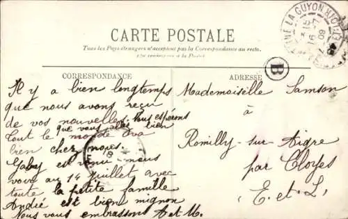 Ak Drei Araberinnen in Volkstrachten mit Zigaretten