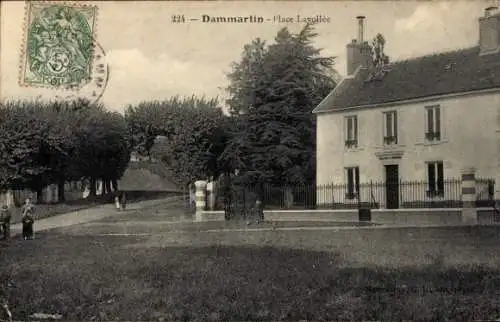 Ak Dammartin Seine et Marne, Place Lavollee