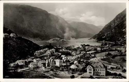 Ak Odda Norwegen, Hardangerfjord, Gesamtansicht, Dampfer