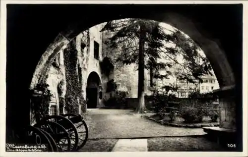 Foto Ak Meersburg am Bodensee, Kanonen im alten Schlosshof