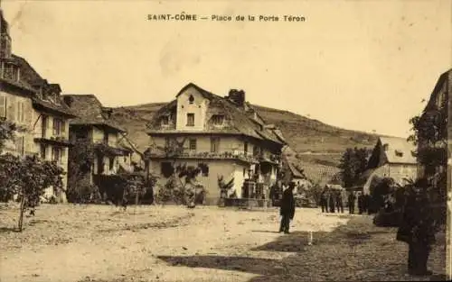 Ak Saint Côme d'Olt Aveyron, Place de la Porte Téron