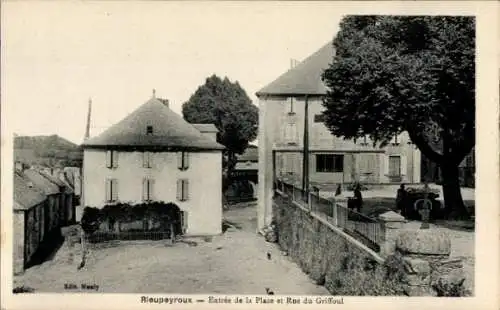 Ak Rieupeyroux Aveyron, Eingang zum Place und Rue du Griffoul