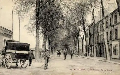 Ak Poitiers Vienne, Bahnhofstraße