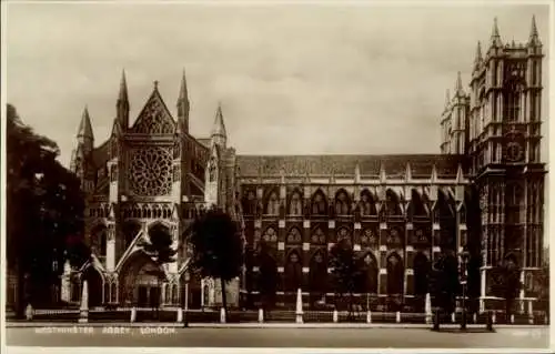 Ak Westminster London City, Blick auf die Westminster Abbey