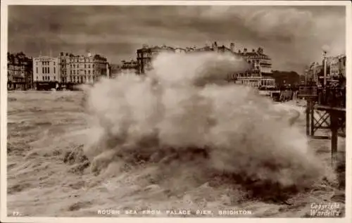 Ak Brighton East Sussex England, raue See vom Palace Pier